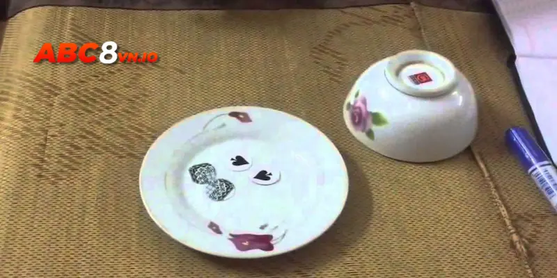 Xóc đĩa bịp bằng tay: Liệu có phải “công thức” an toàn? Một vài lưu ý khi thực hiện xóc đĩa bịp bằng tay trực tiếp/online